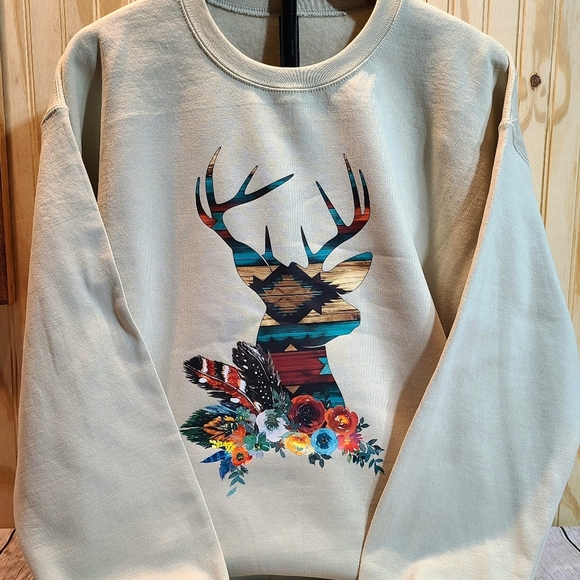 🦌 Southwestern Deer Head Graphic Sweatshirt - Picture 10 of 15